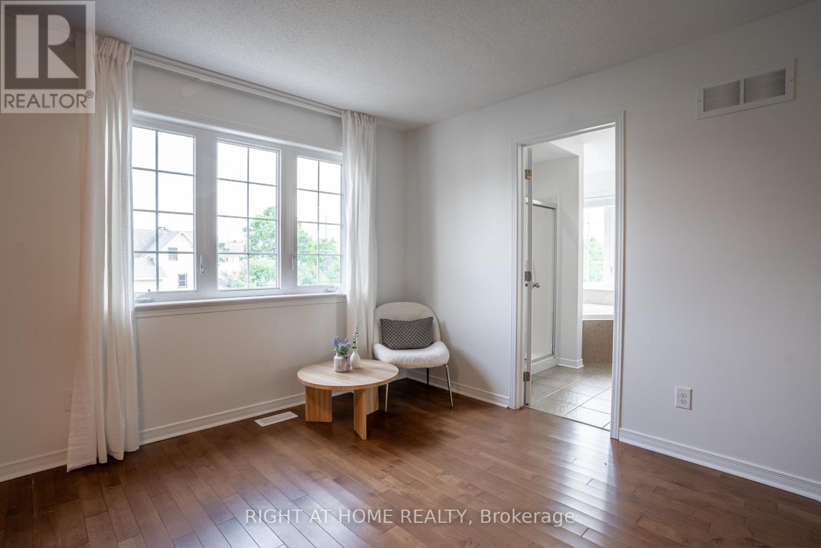 106 SUNITA CRESCENT - 24