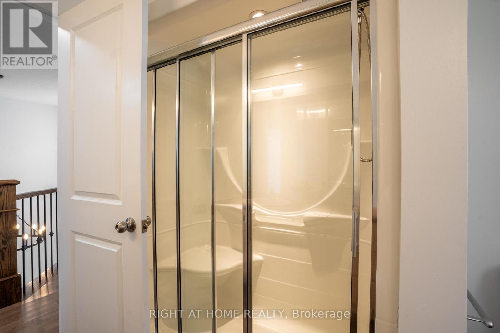106 SUNITA CRESCENT - 39