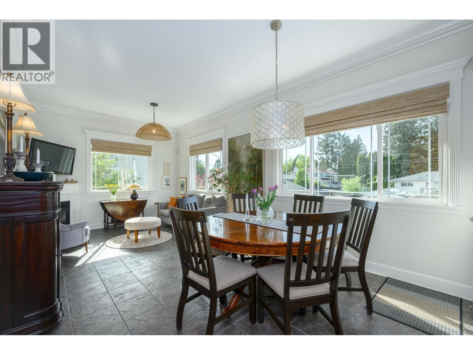7 Bed, 5 Bath House for Sale in Burnaby – 8013 17TH AVENUE, Burnaby – MLS# R3145914 - Image 13