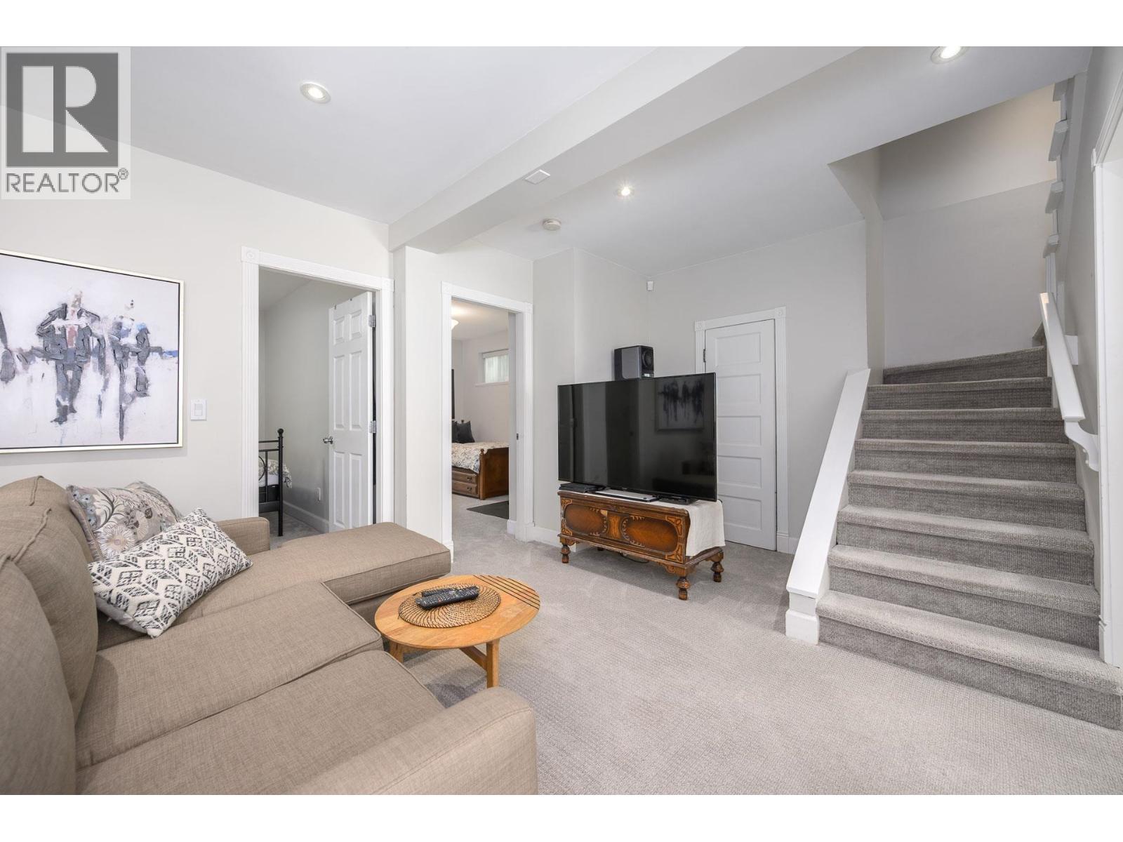 7 Bed, 5 Bath House for Sale in Burnaby – 8013 17TH AVENUE, Burnaby – MLS# R3145914 - Image 16