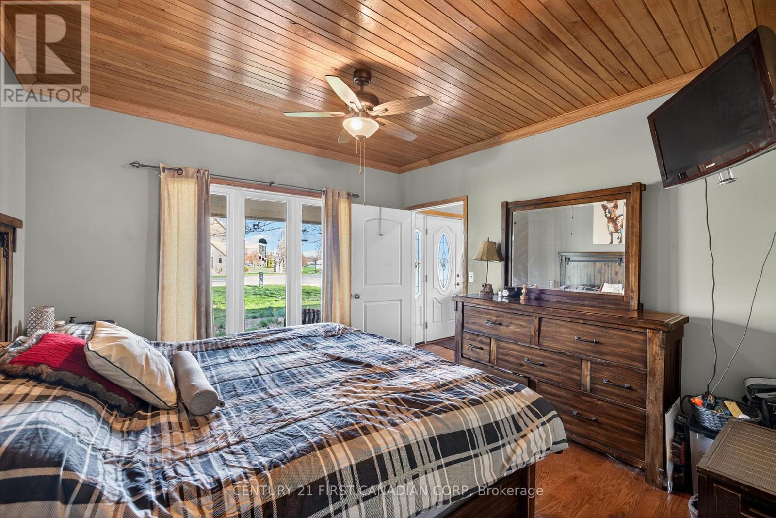 73309 BLUEWATER HIGHWAY - 16