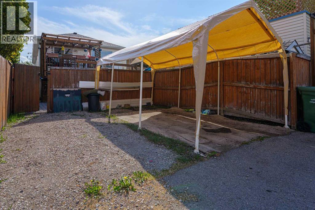 63 Coventry View NE - 38