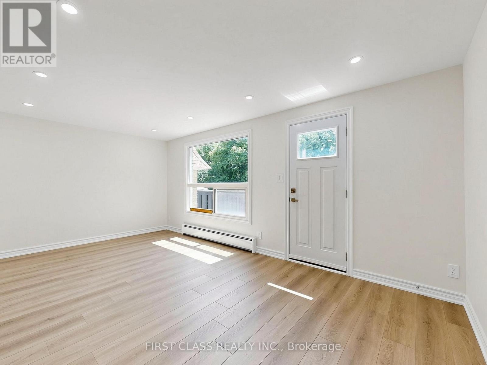 #38 850 HUNTINGWOOD DRIVE - 10