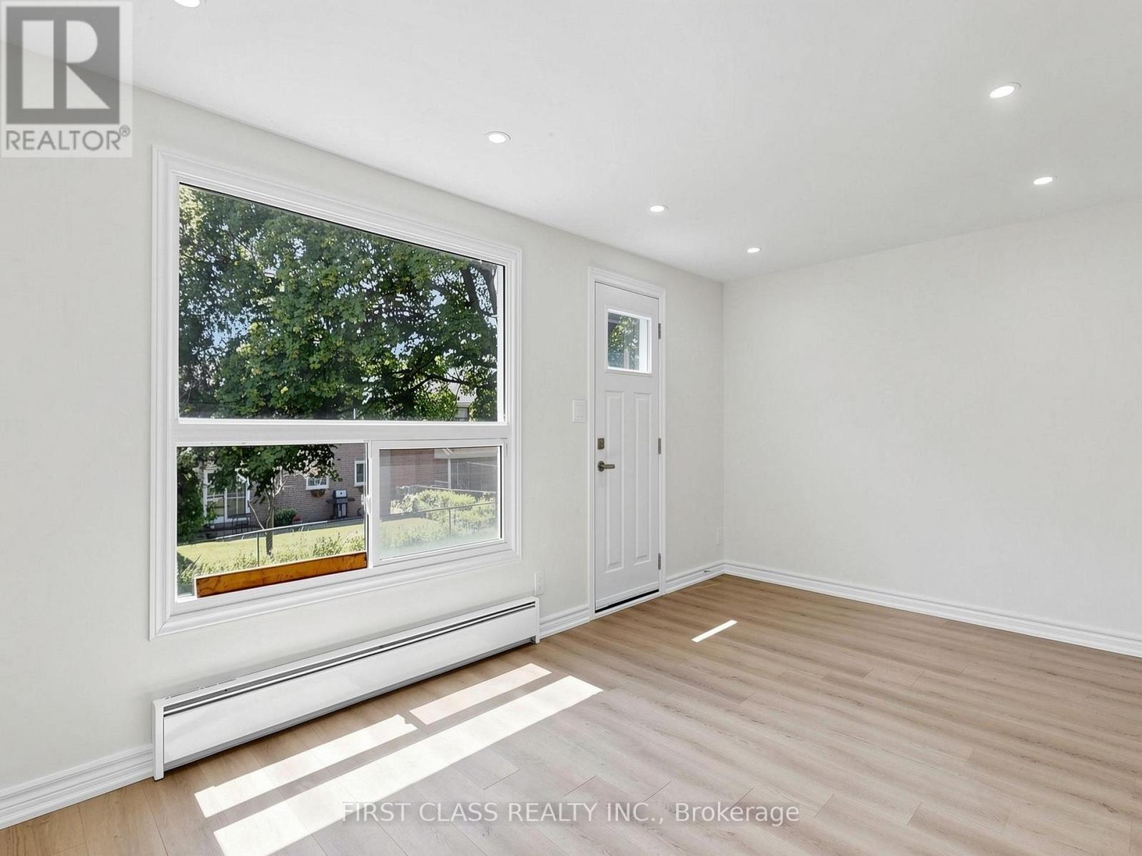 #38 850 HUNTINGWOOD DRIVE - 11