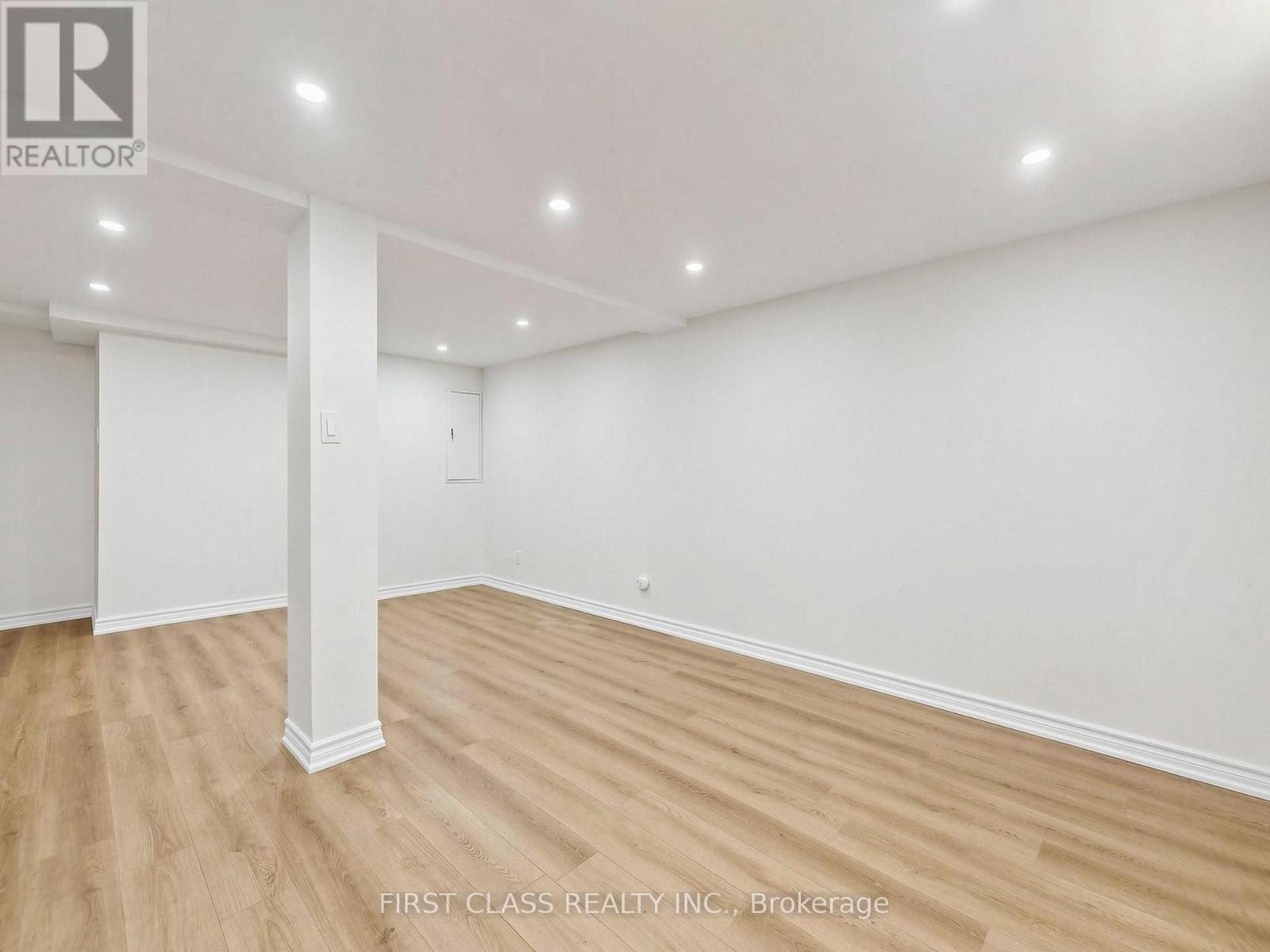 #38 850 HUNTINGWOOD DRIVE - Image 25