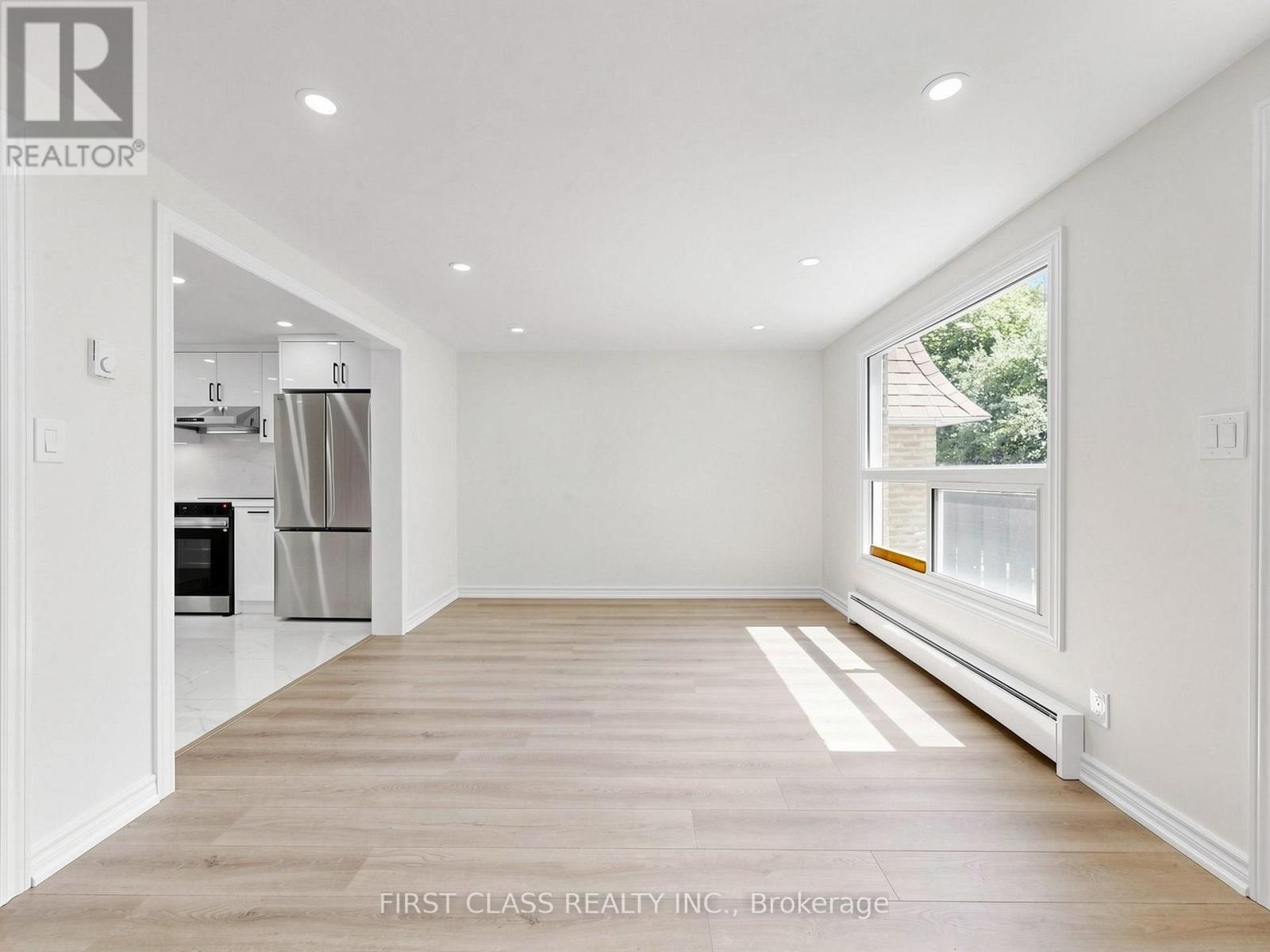 #38 850 HUNTINGWOOD DRIVE - Image 8