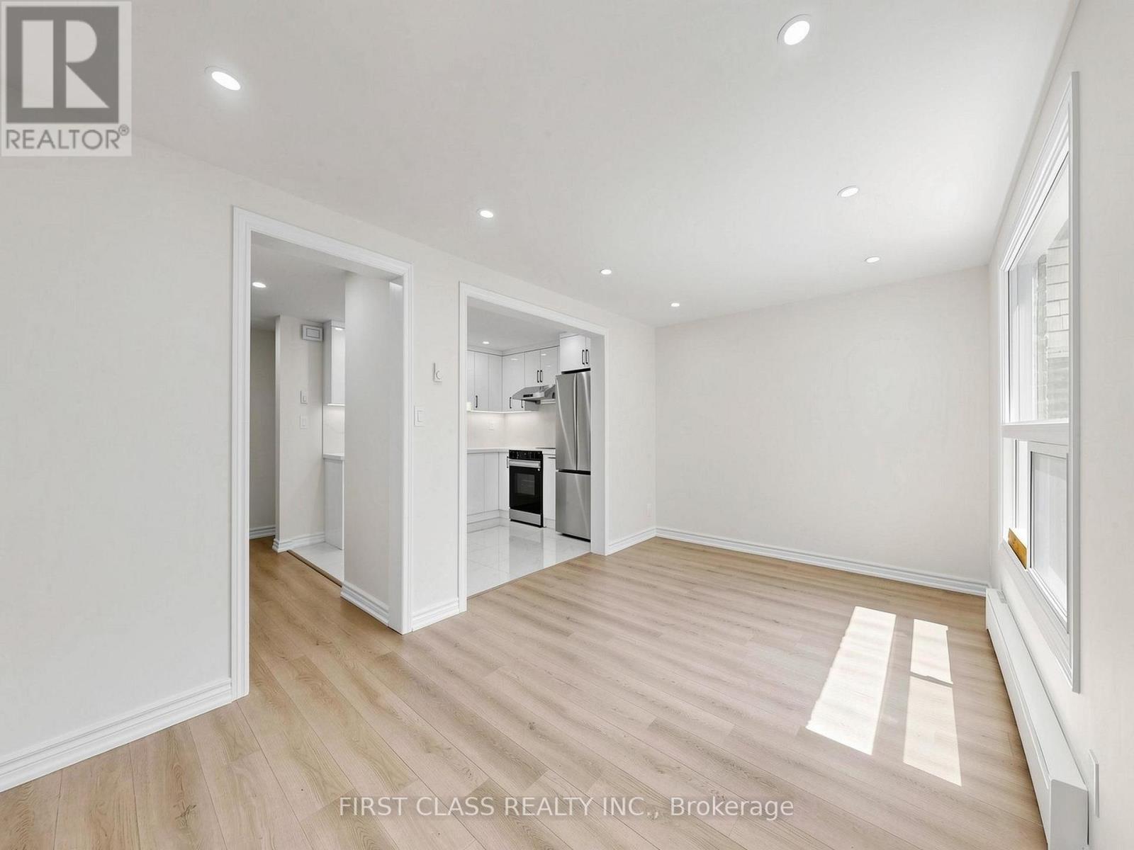 #38 850 HUNTINGWOOD DRIVE - Image 9