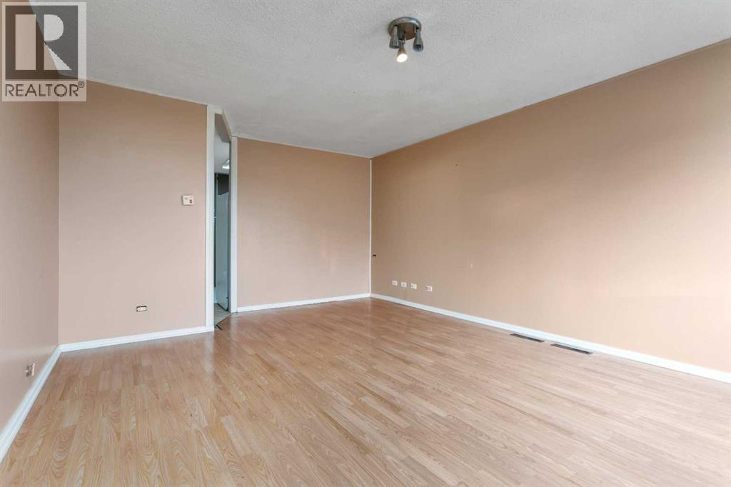 4715 48 Street - 5
