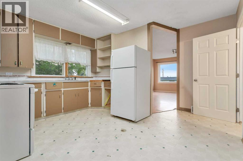 4715 48 Street - 13