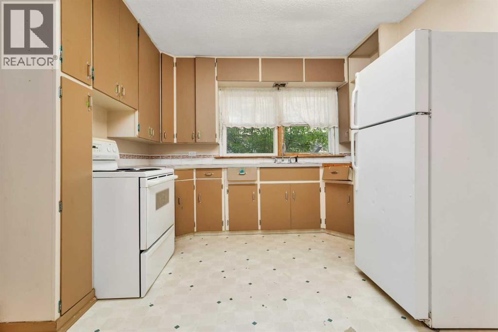 4715 48 Street - 12