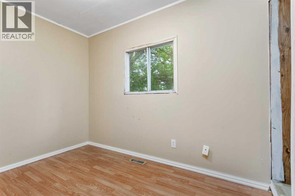 4715 48 Street - 23