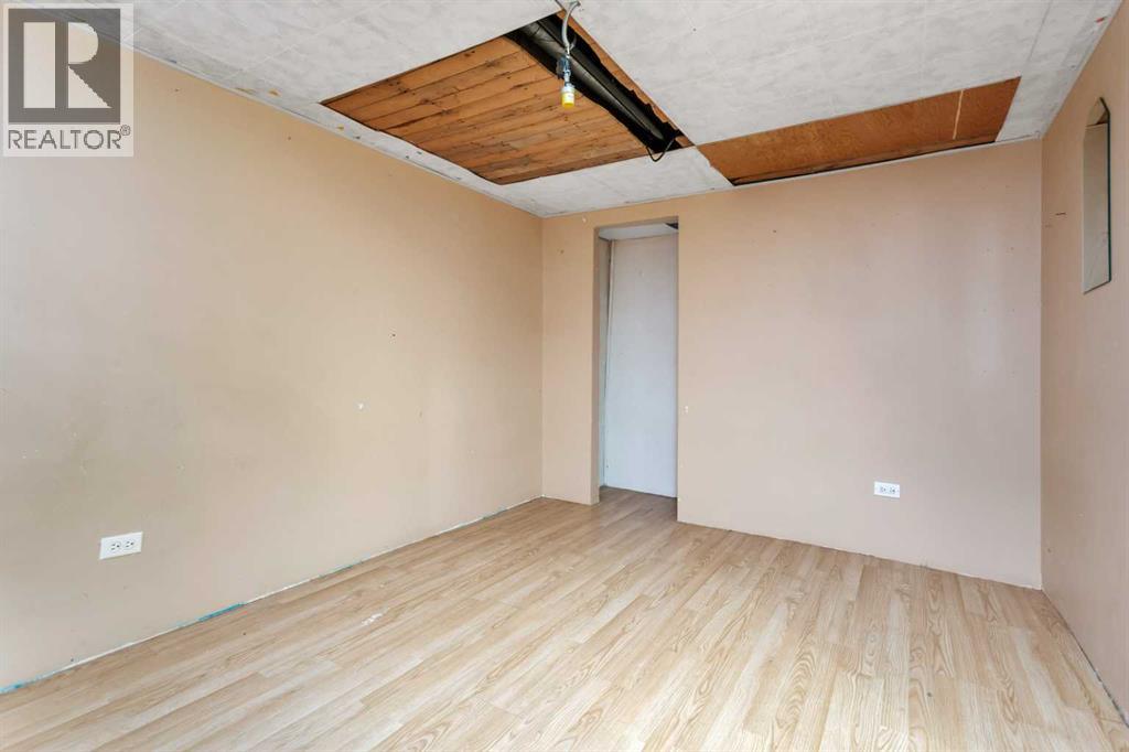 4715 48 Street - 28