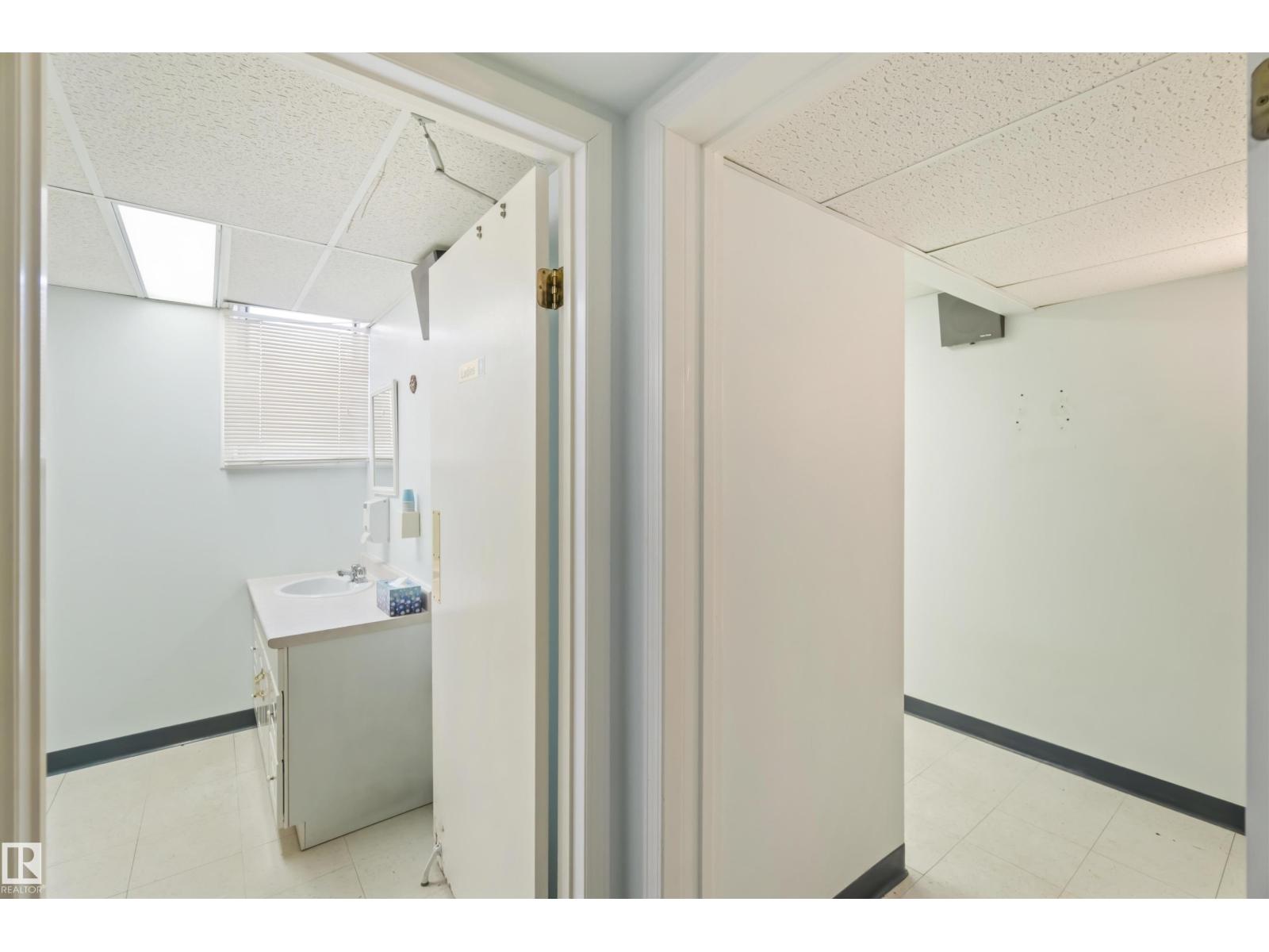 13156 101 st NW - 18