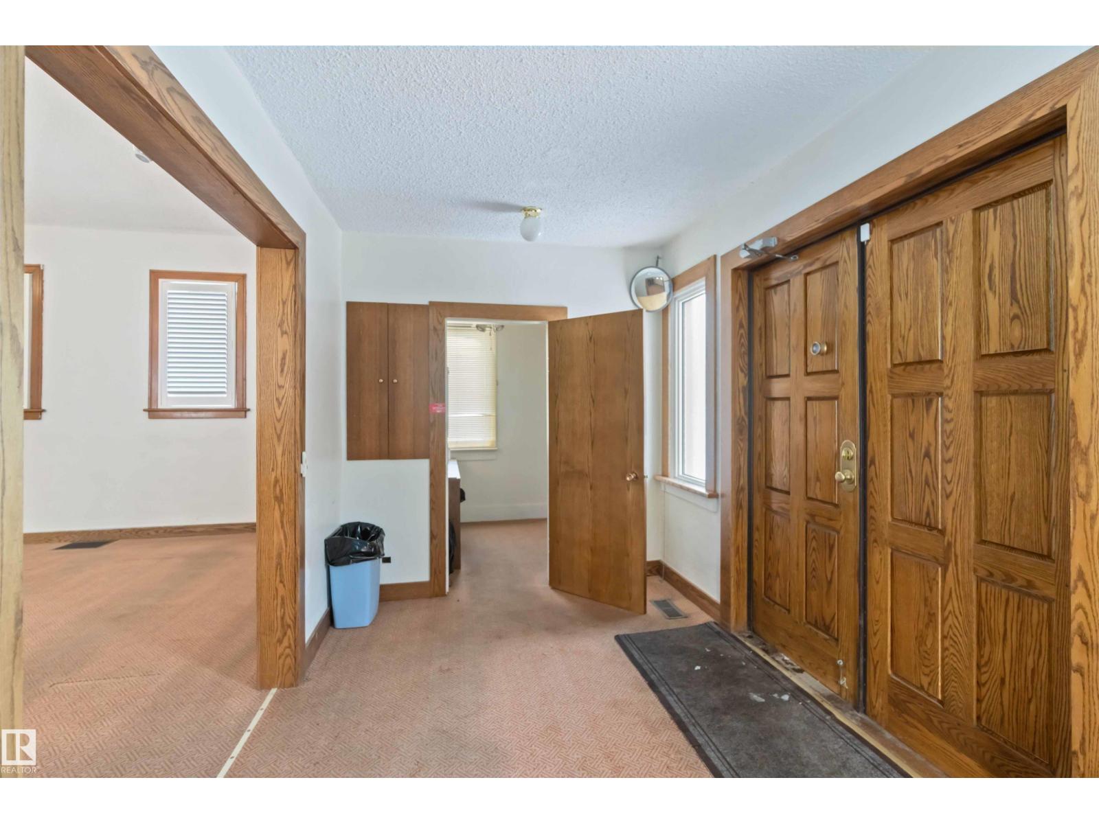 13156 101 st NW - 10