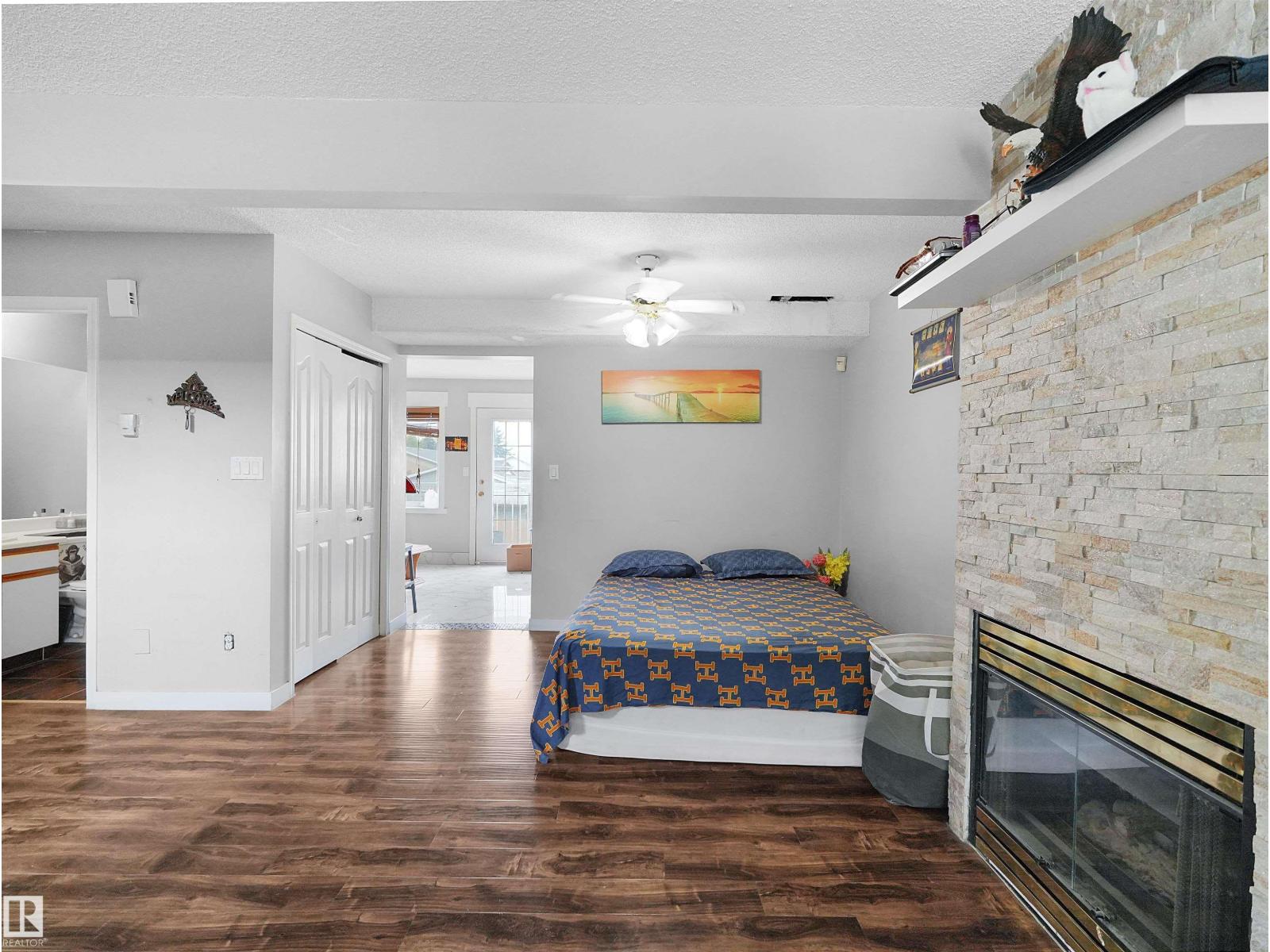 4267 29 AV NW NW - 13