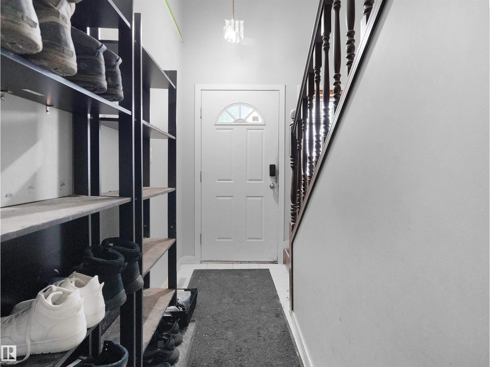 4267 29 AV NW NW - 3