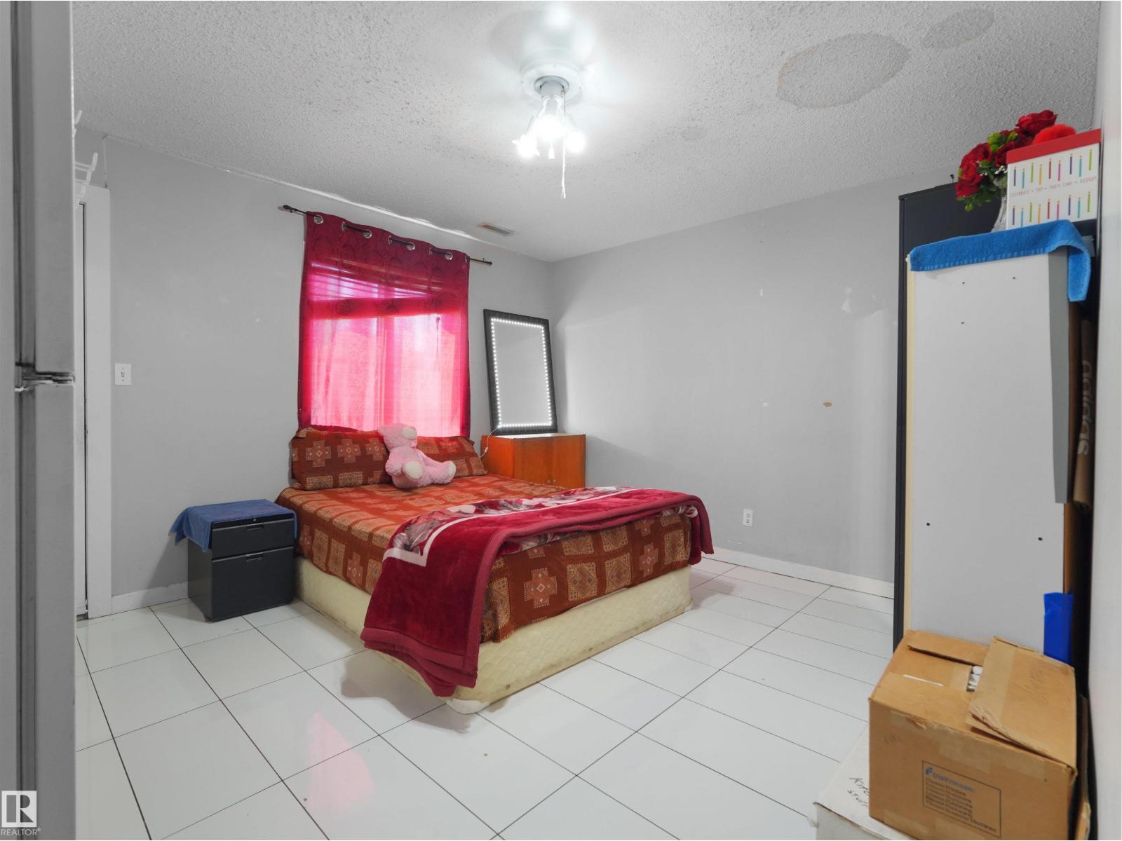 4267 29 AV NW NW - Image 7