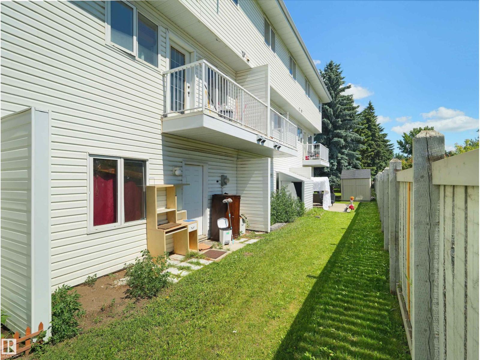 4267 29 AV NW NW - 32