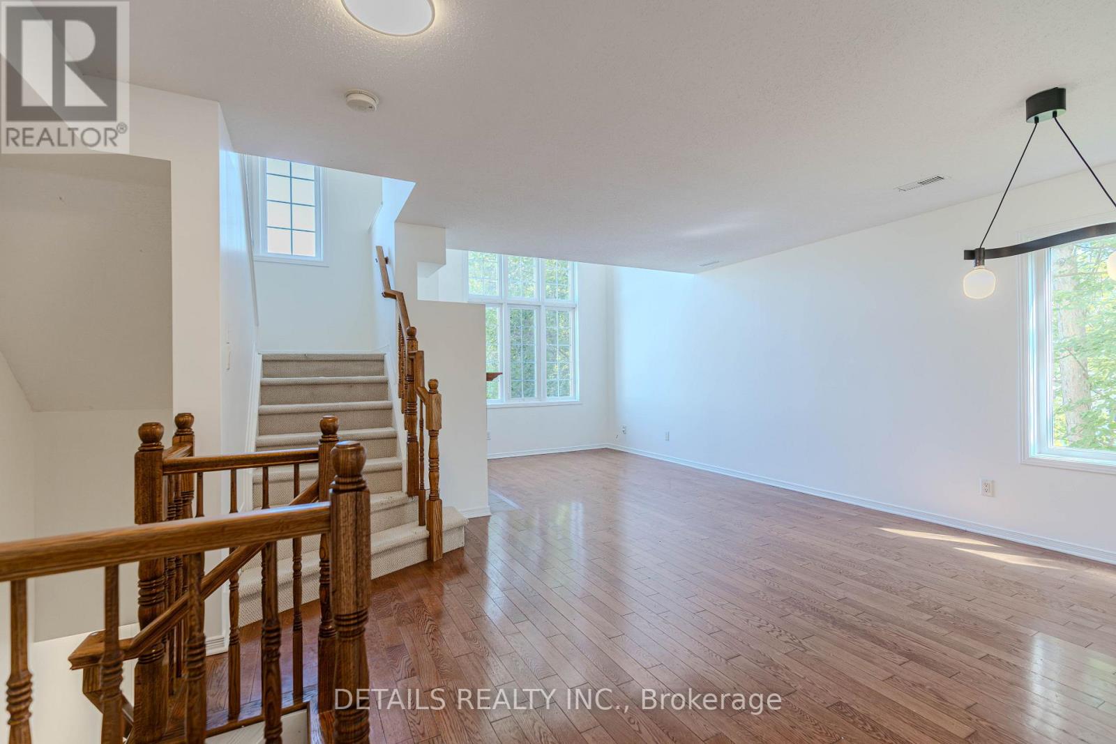 20 – 376 WIFFEN PRIVATE, Ottawa. Luxury613. By Peter Sagos - Image 8