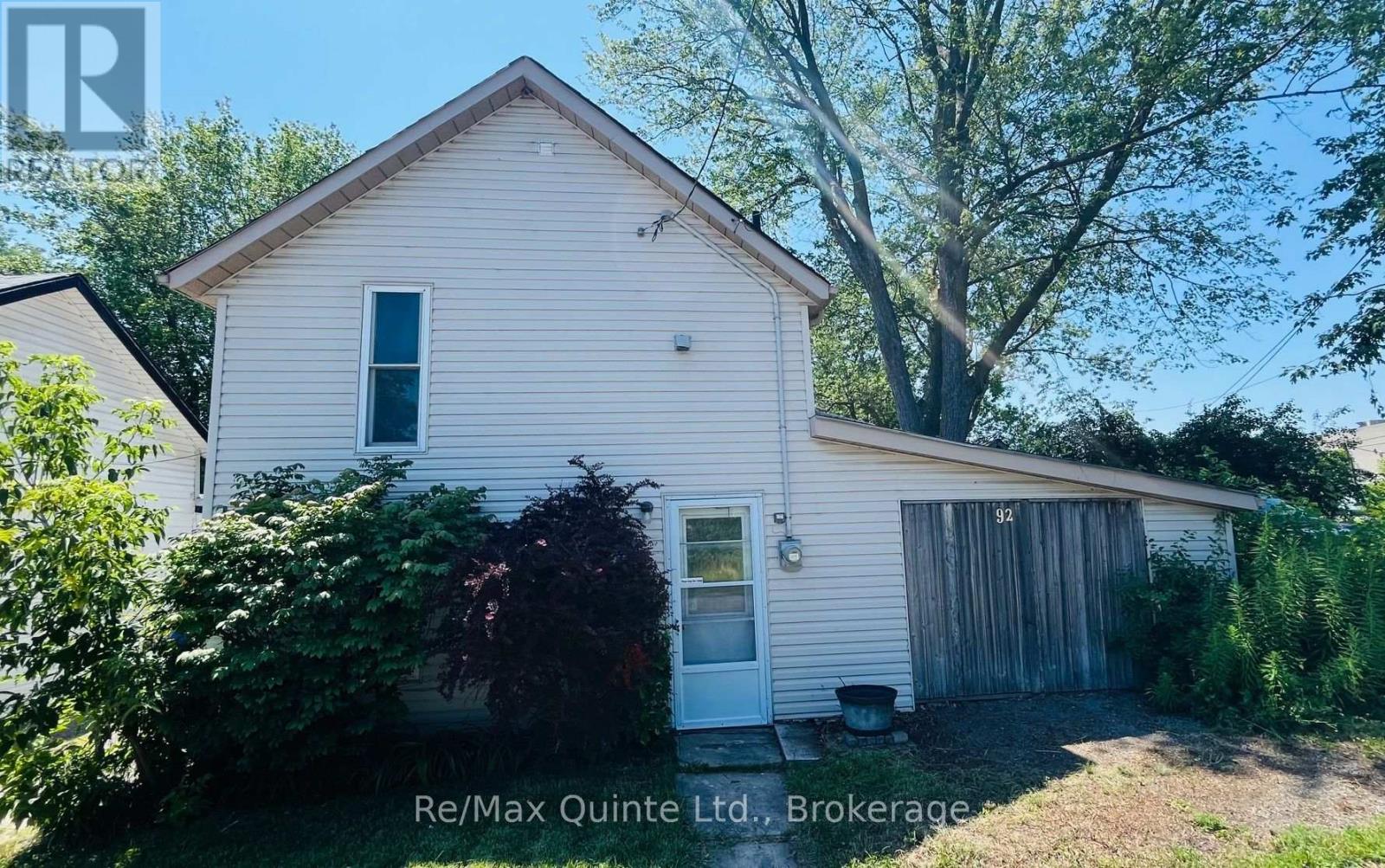 92 FOSTER AVENUE S - 1