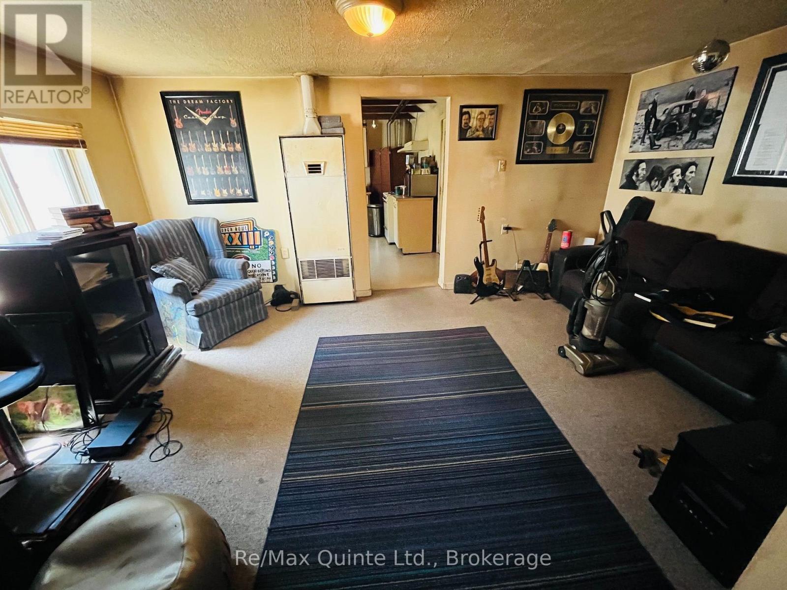 92 FOSTER AVENUE S - 10