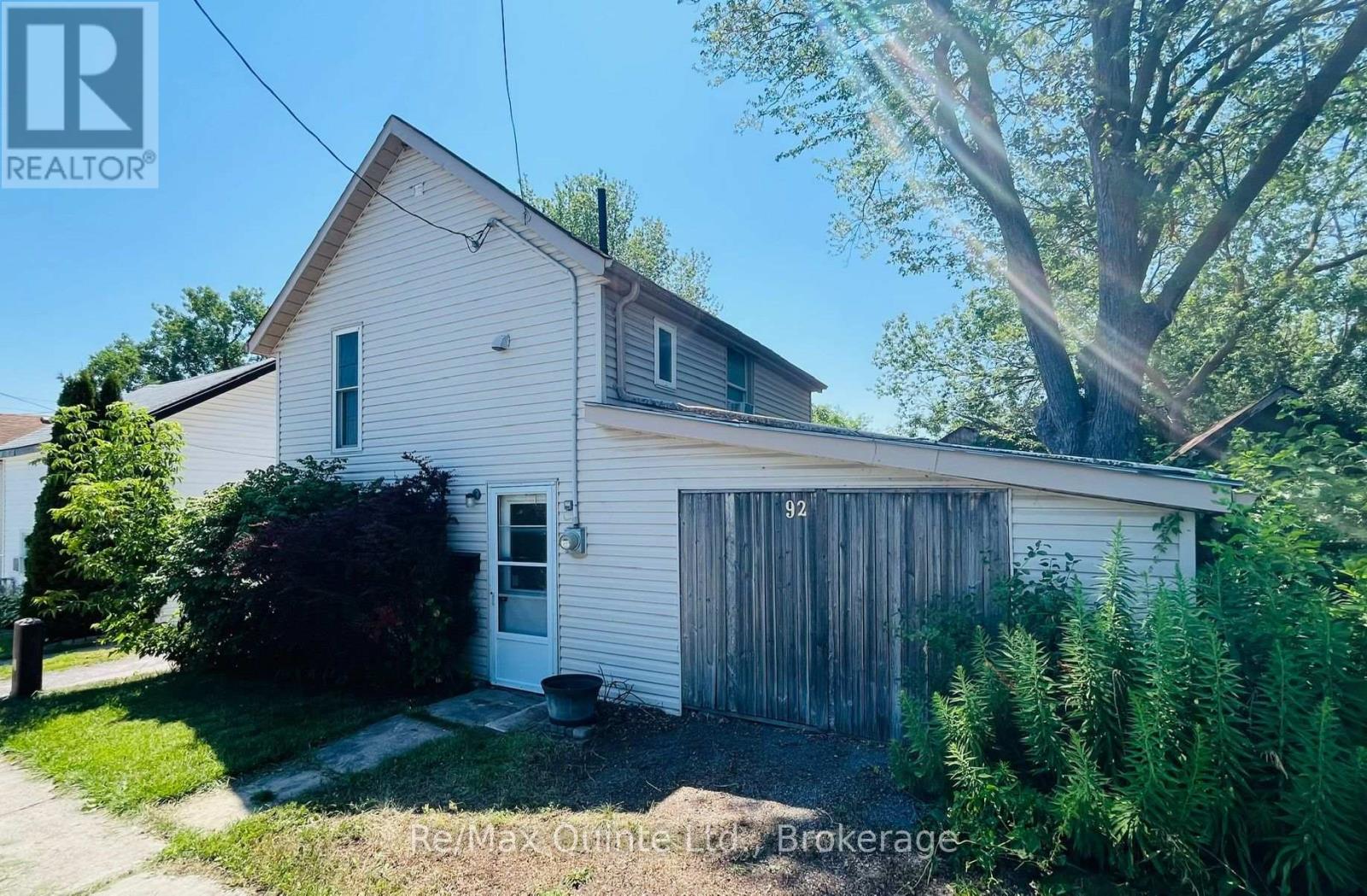 92 FOSTER AVENUE S - 2