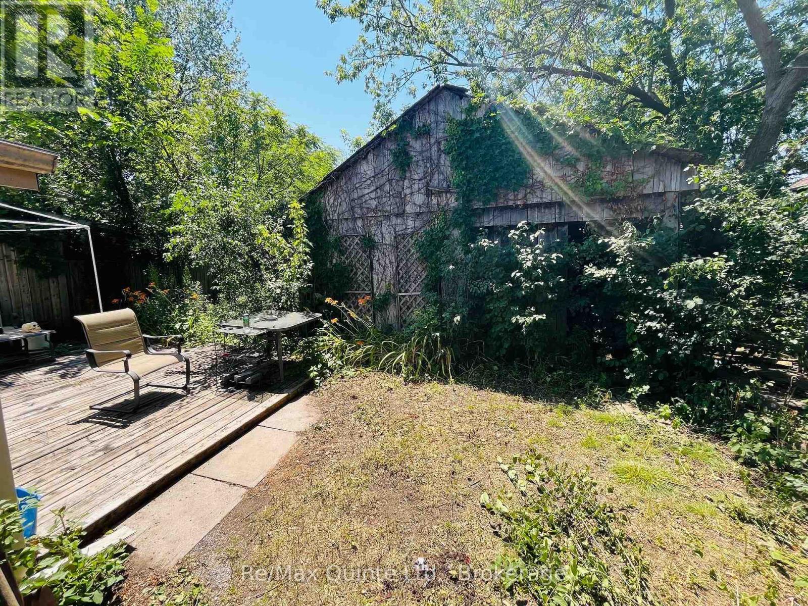 92 FOSTER AVENUE S - 4
