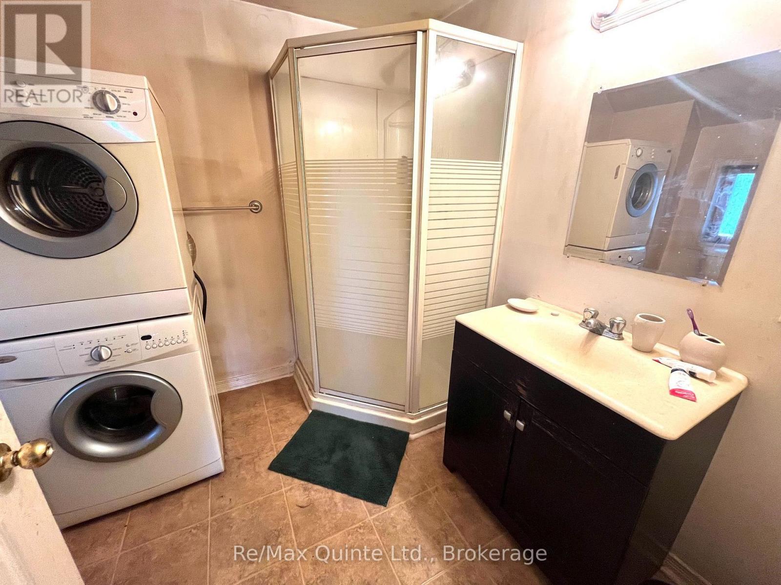 92 FOSTER AVENUE S - 6