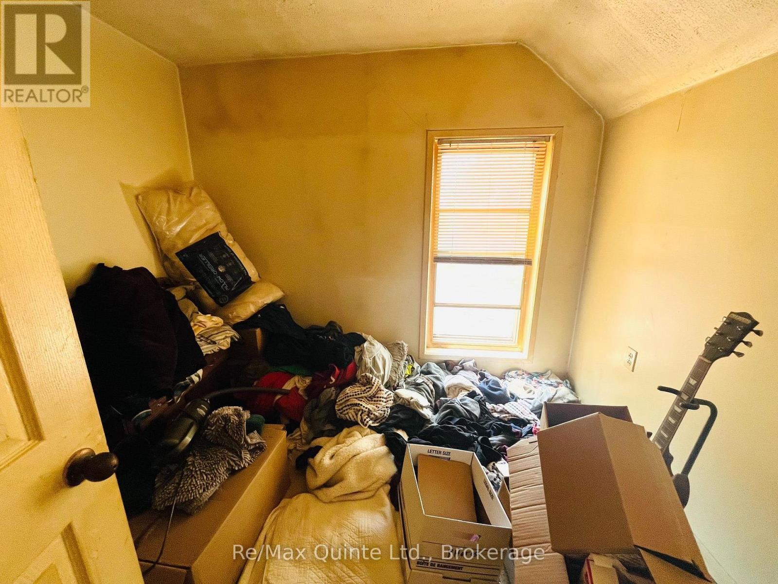 92 FOSTER AVENUE S - 9