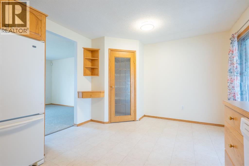 2397 24 Street SE - 12