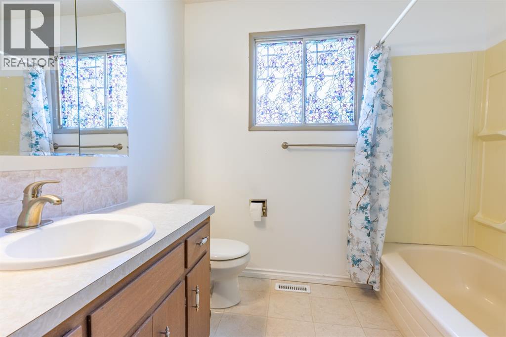 2397 24 Street SE - 13