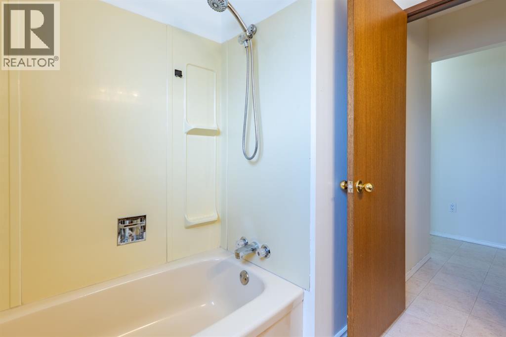 2397 24 Street SE - 14