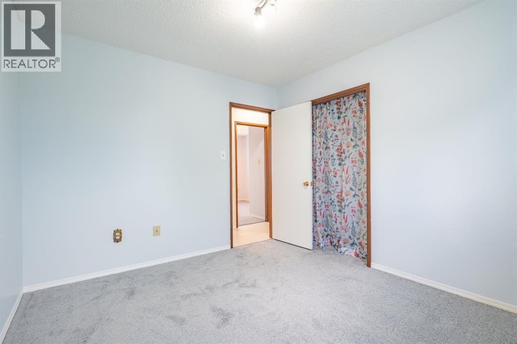2397 24 Street SE - 18