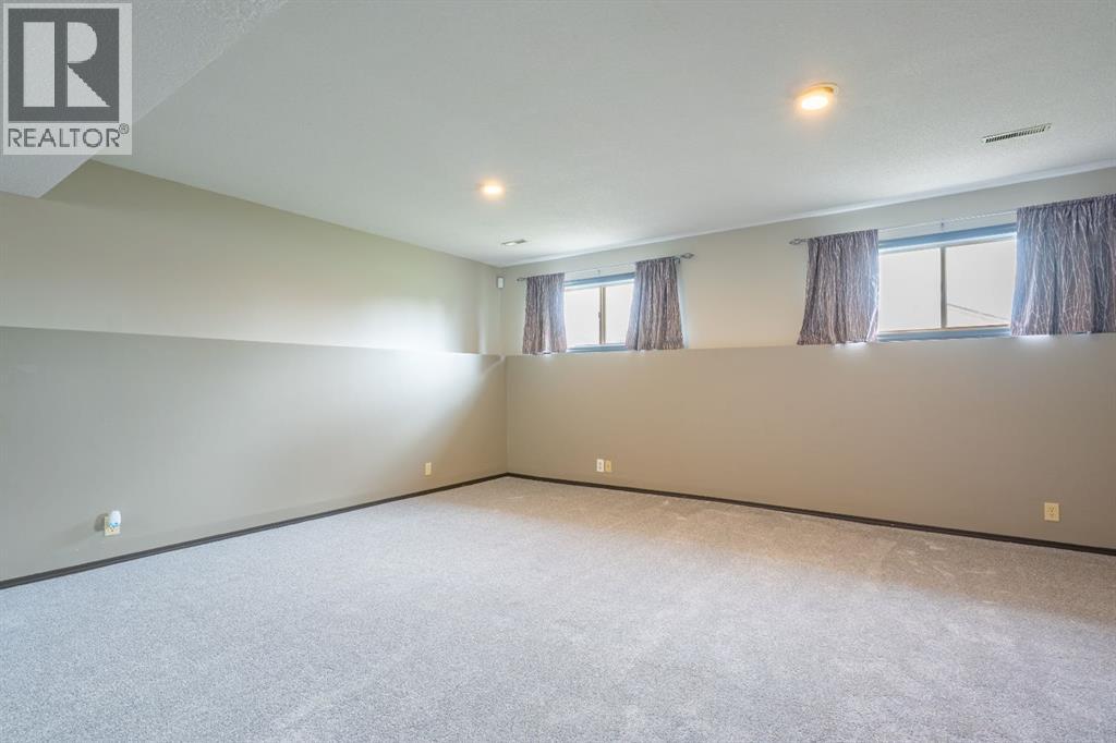 2397 24 Street SE - 21