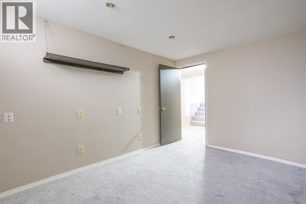 2397 24 Street SE - 26