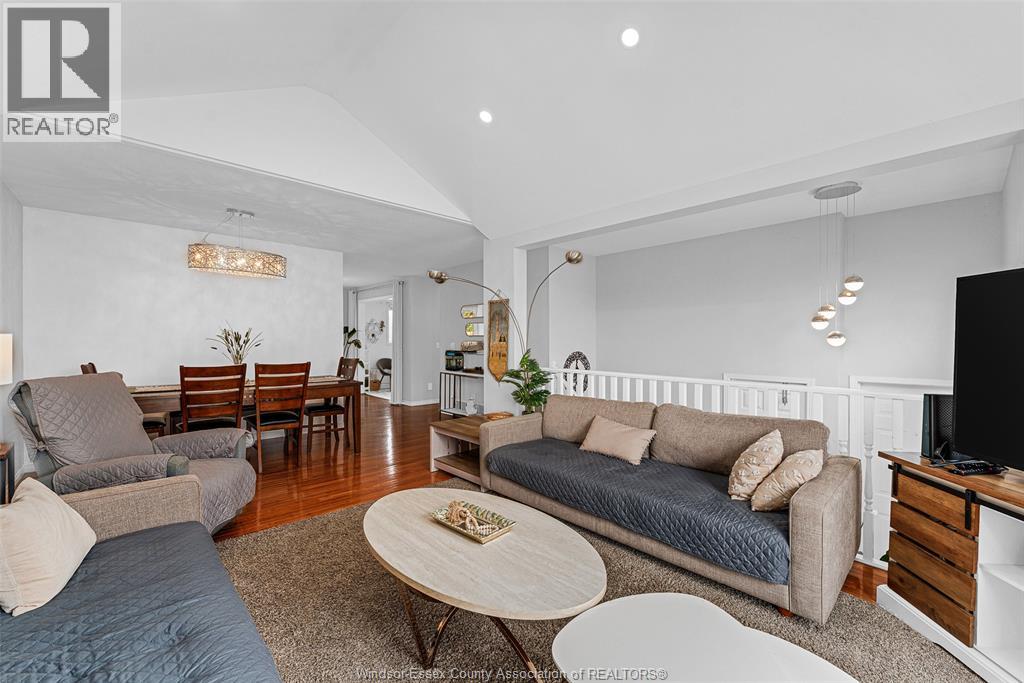3888 ARISTOTLE CRESCENT - 12
