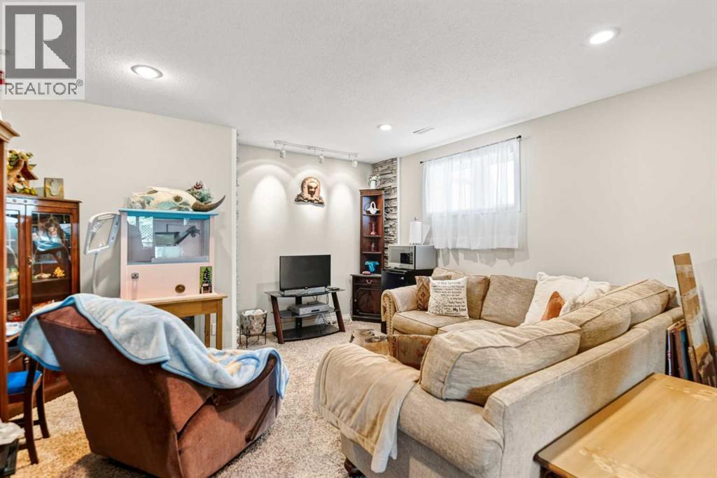 28 Westwood Crescent - 30