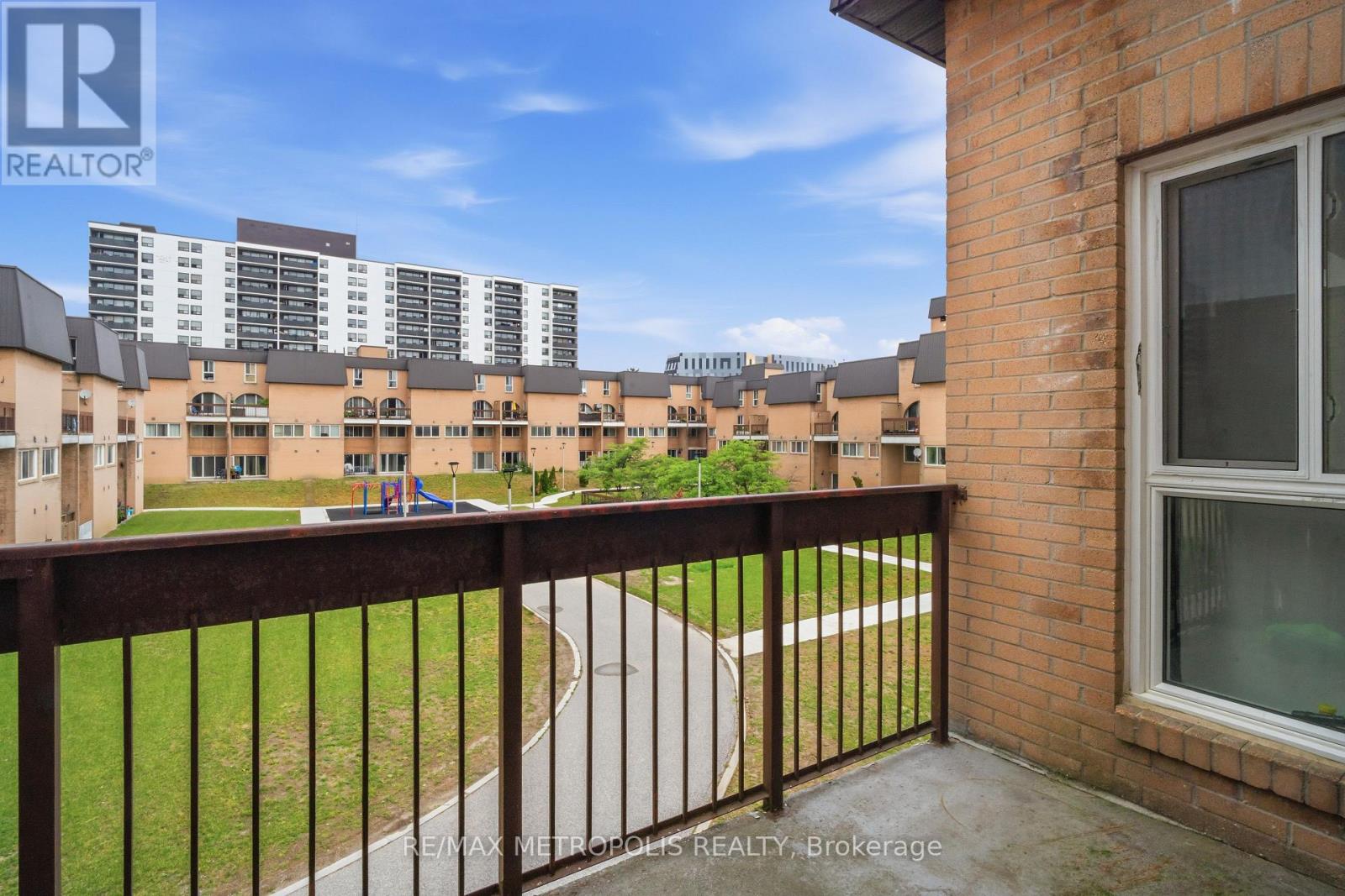 #2026 100 MORNELLE COURT - Image 20