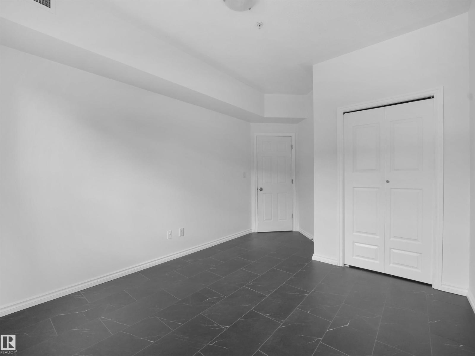 #207 10606 102 AV NW - 27