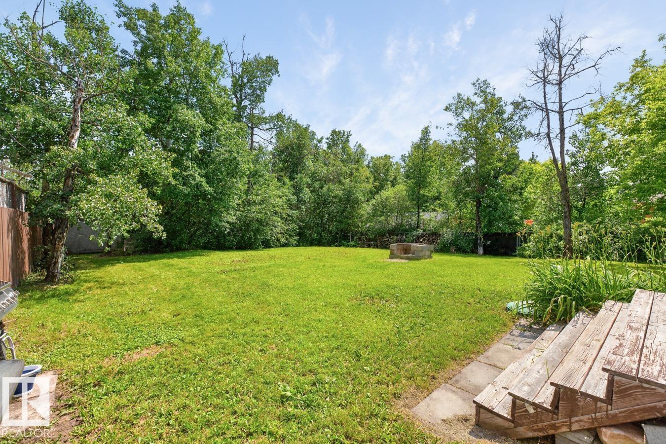 #104 52343 RGE ROAD 211 - 22