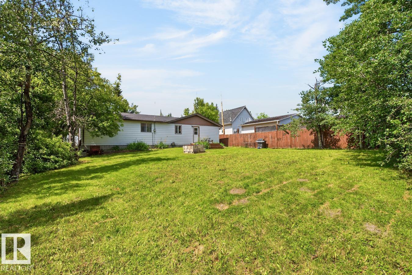 #104 52343 RGE ROAD 211 - 25