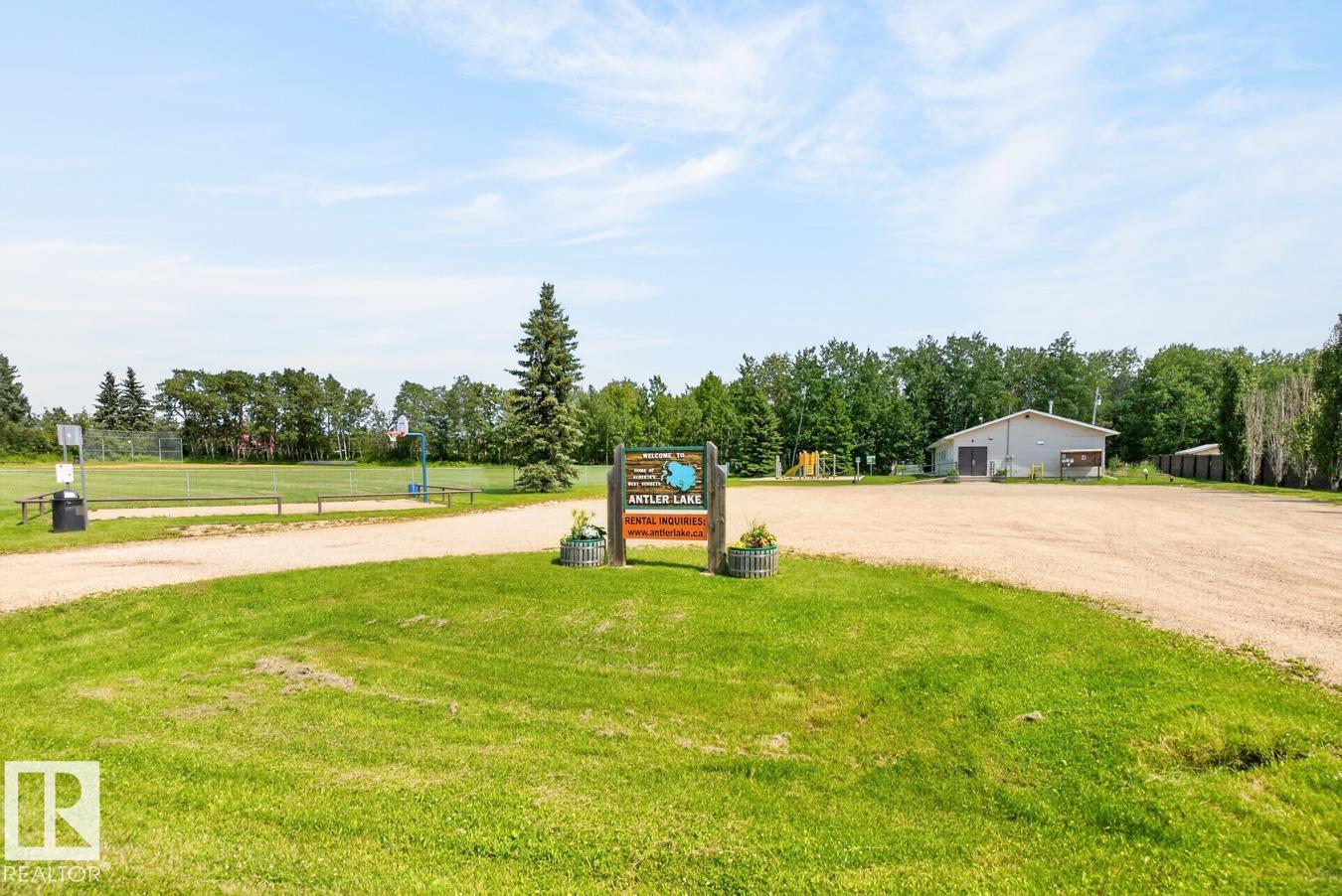 #104 52343 RGE ROAD 211 - 28