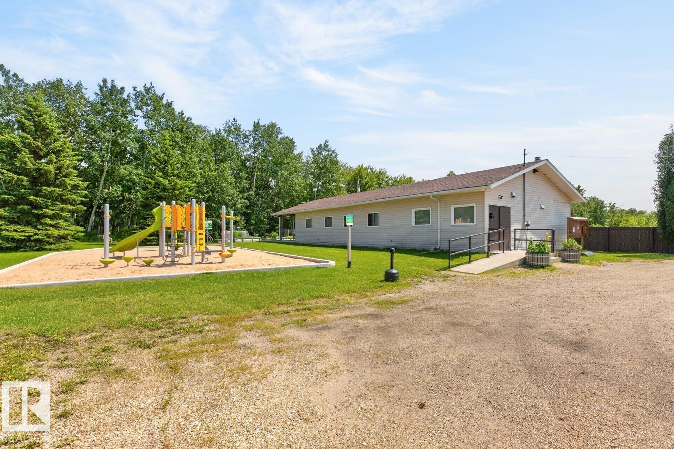 #104 52343 RGE ROAD 211 - 29