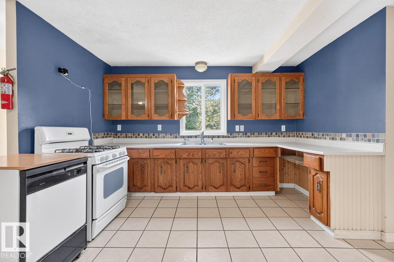 #104 52343 RGE ROAD 211 - 8
