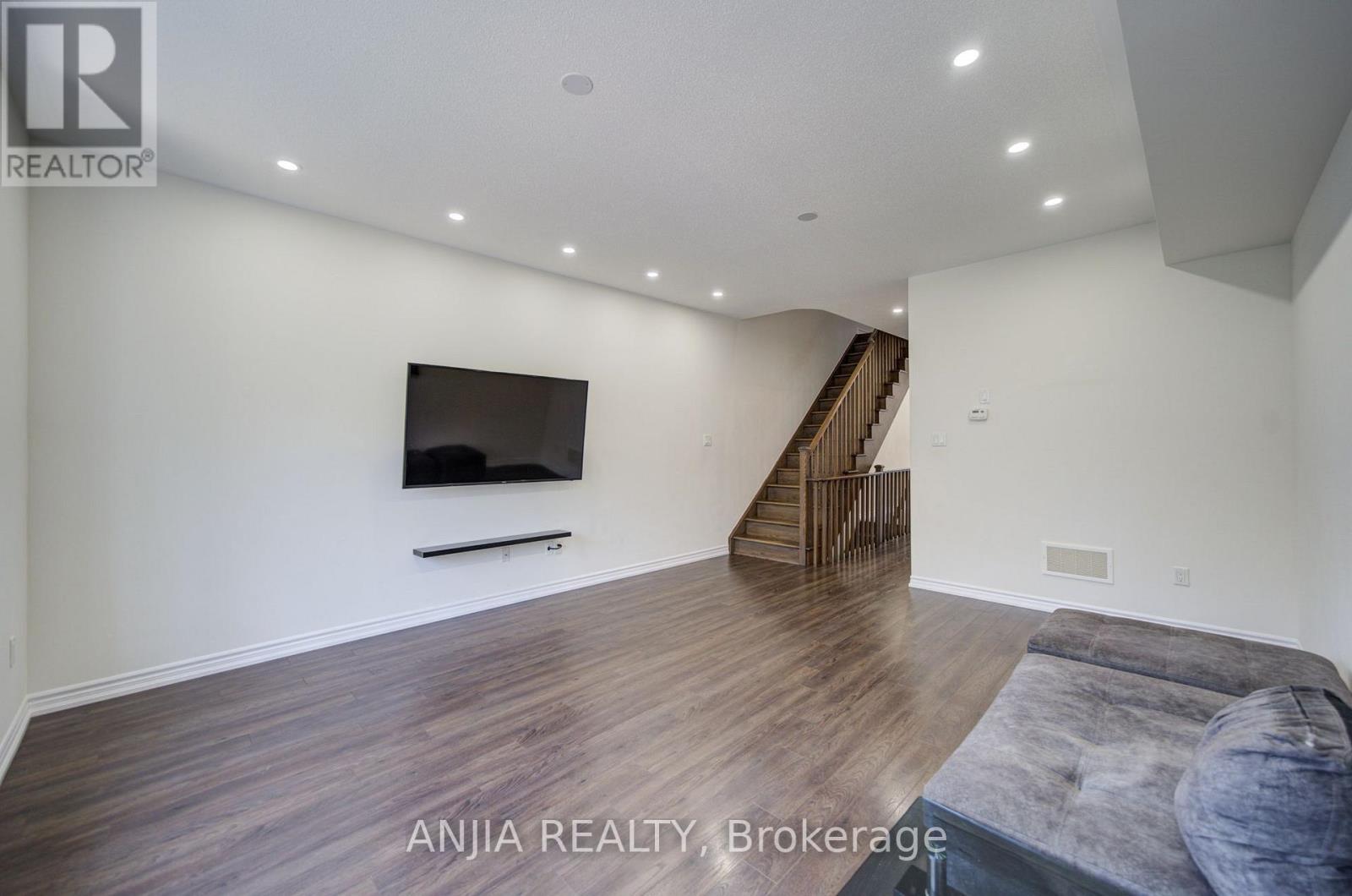 134 FREDERICK WILSON AVENUE - 10