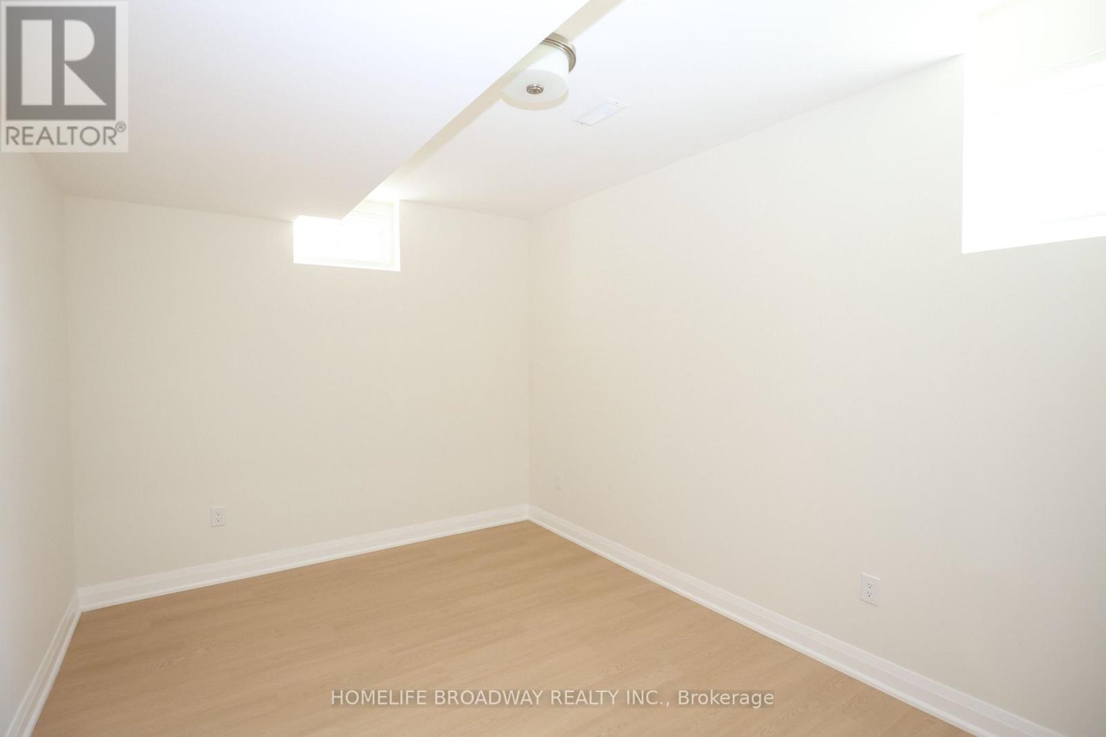 11 DAVID DUNLAP BOULEVARD - Image 25