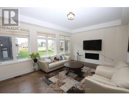 11 David Dunlap Boulevard, Richmond Hill, ON L4C4V7 Photo 9