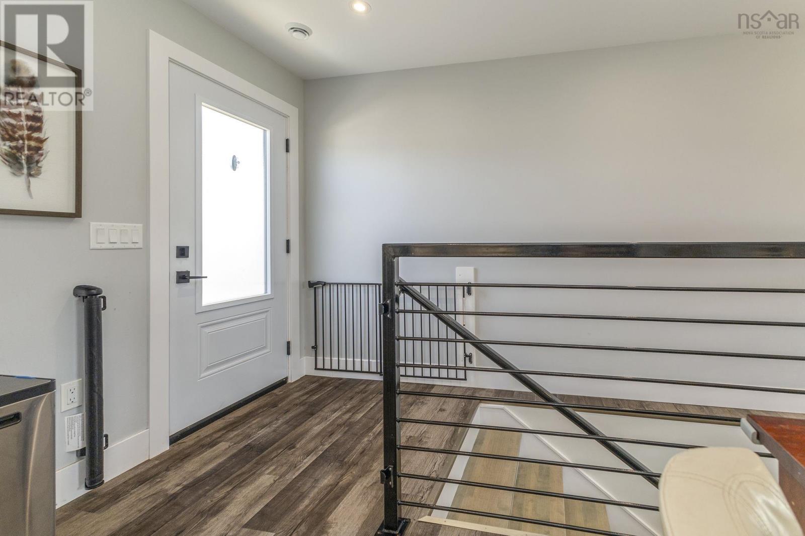 4 Holland Lane - 22