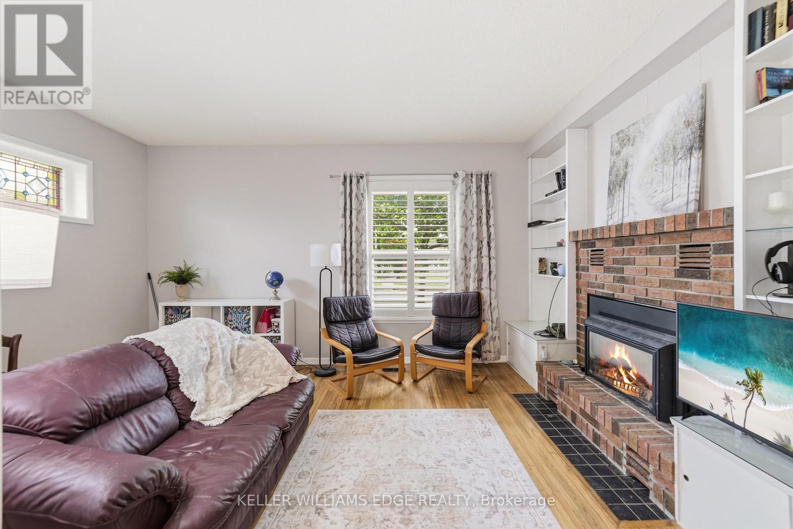 32 CLENCH AVENUE - 13