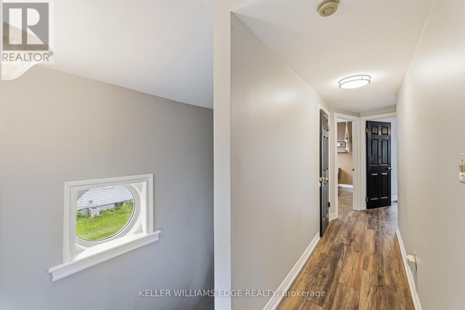 32 CLENCH AVENUE - 18